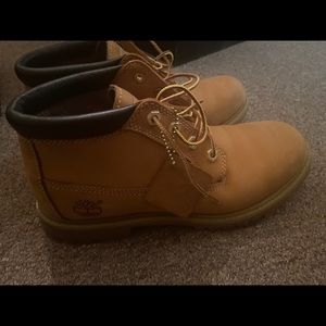 Like new timberland boots